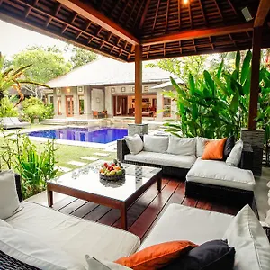 https://villa-dewata.ubudhotelsnow.com