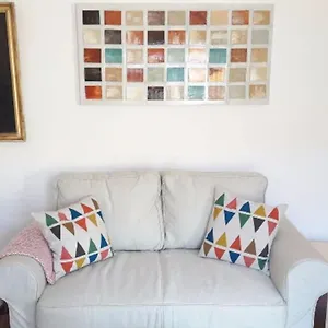 https://modern-cosy-flat-with-terrace-in-campo-de-ourique.hotels-lisbon-portugal.com