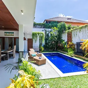 https://villa-masbro.ubudhotelsnow.com
